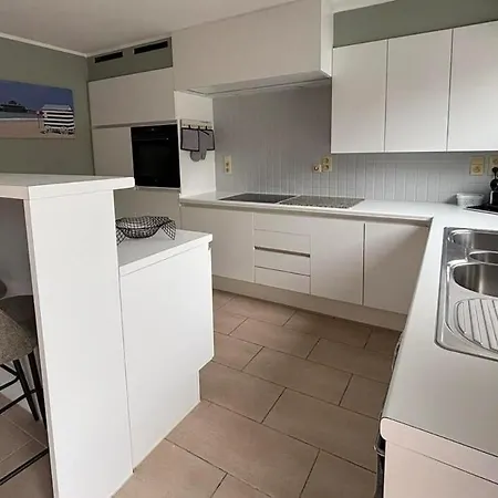 Familiale Woning 8p Met Zonnige Tuin En Parking, Vlakbij En Centrum * Blankenberge