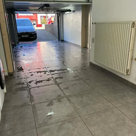 Holiday home Familiale Woning 8p Met Zonnige Tuin En Parking, Vlakbij En Centrum Blankenberge