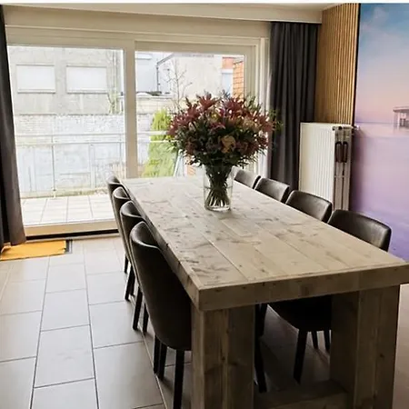 펜션 Familiale Woning 8p Met Zonnige Tuin En Parking, Vlakbij En Centrum 블랑켄베르크
